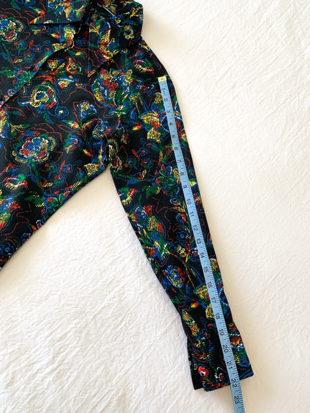 Vintage psychedelic dagger-collar button-up shirt black & flowers fits size 10 - Picture 8 of 8